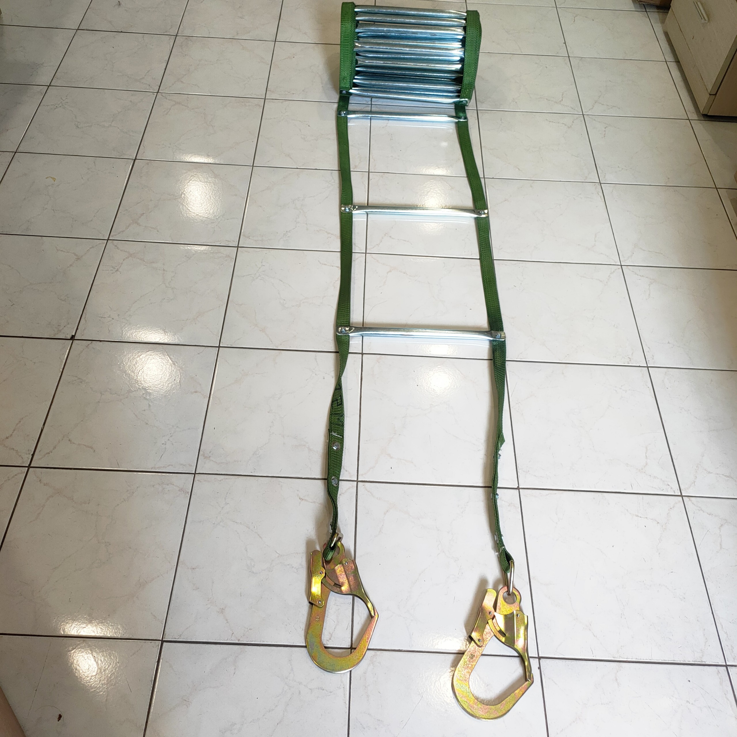 thang dây mạ kẽm